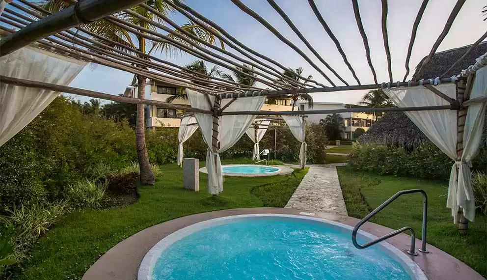 catalonia-royal-bavaro-alegria-spa-jacuzzi