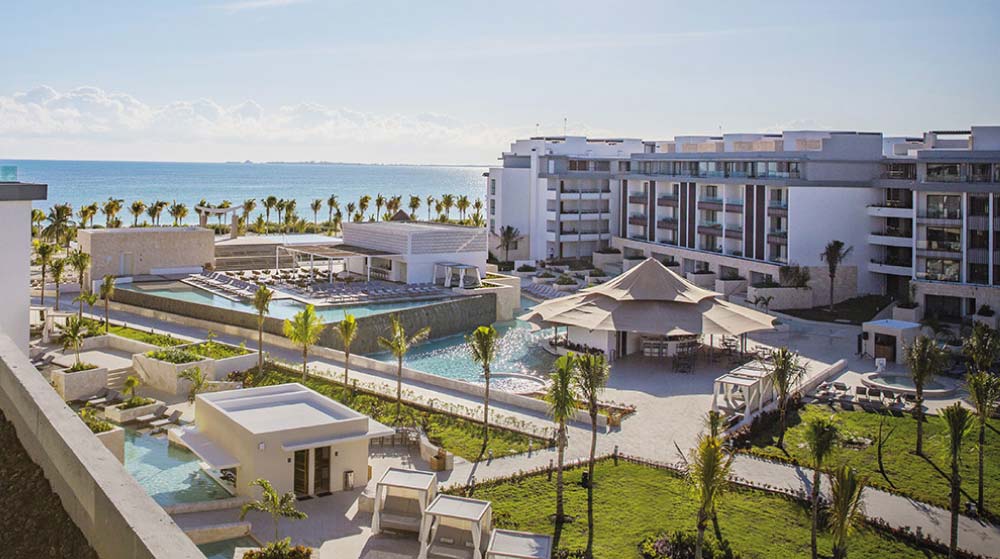 Majestic Elegance Costa Mujeres