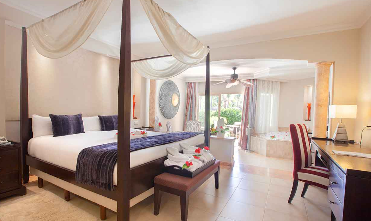majestic-colonial-elegance-club-jr-suite-2