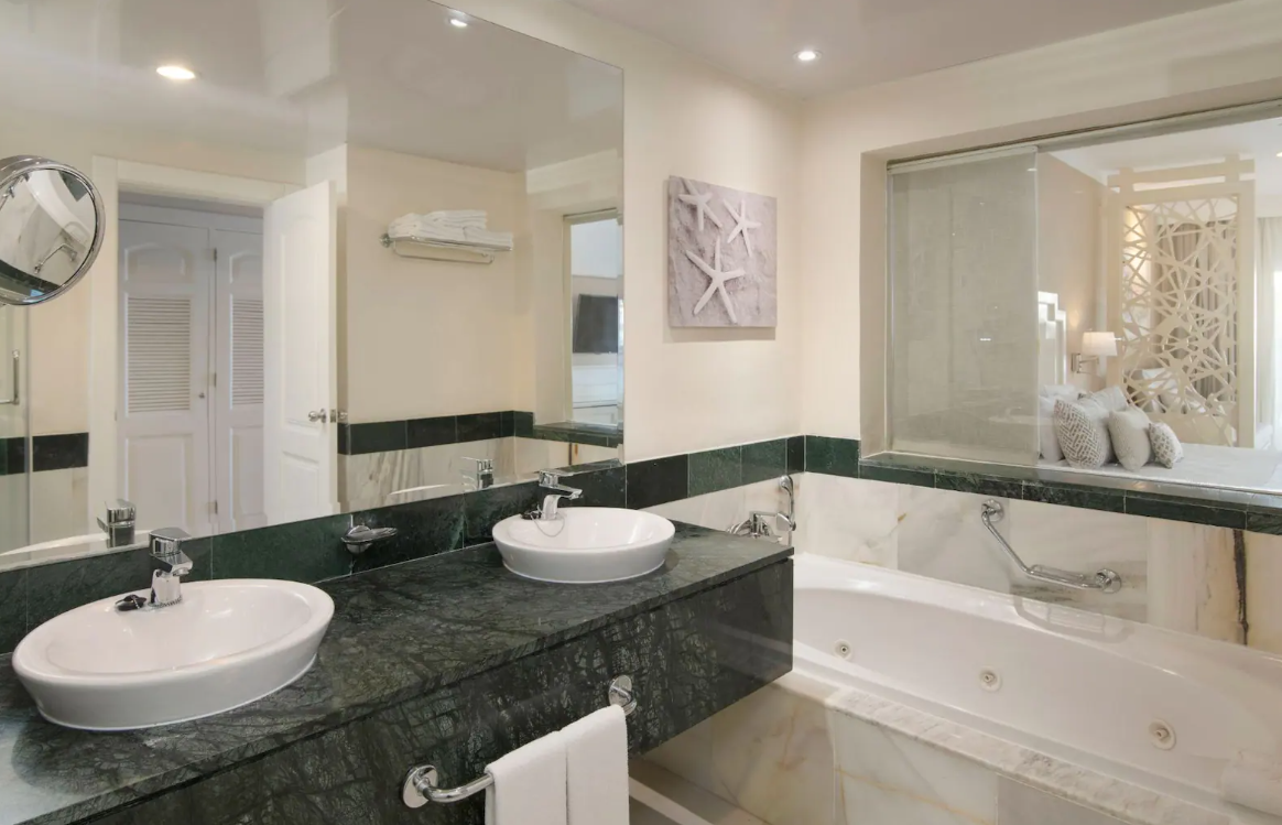 bahia-principe-fantasia-bathrooms