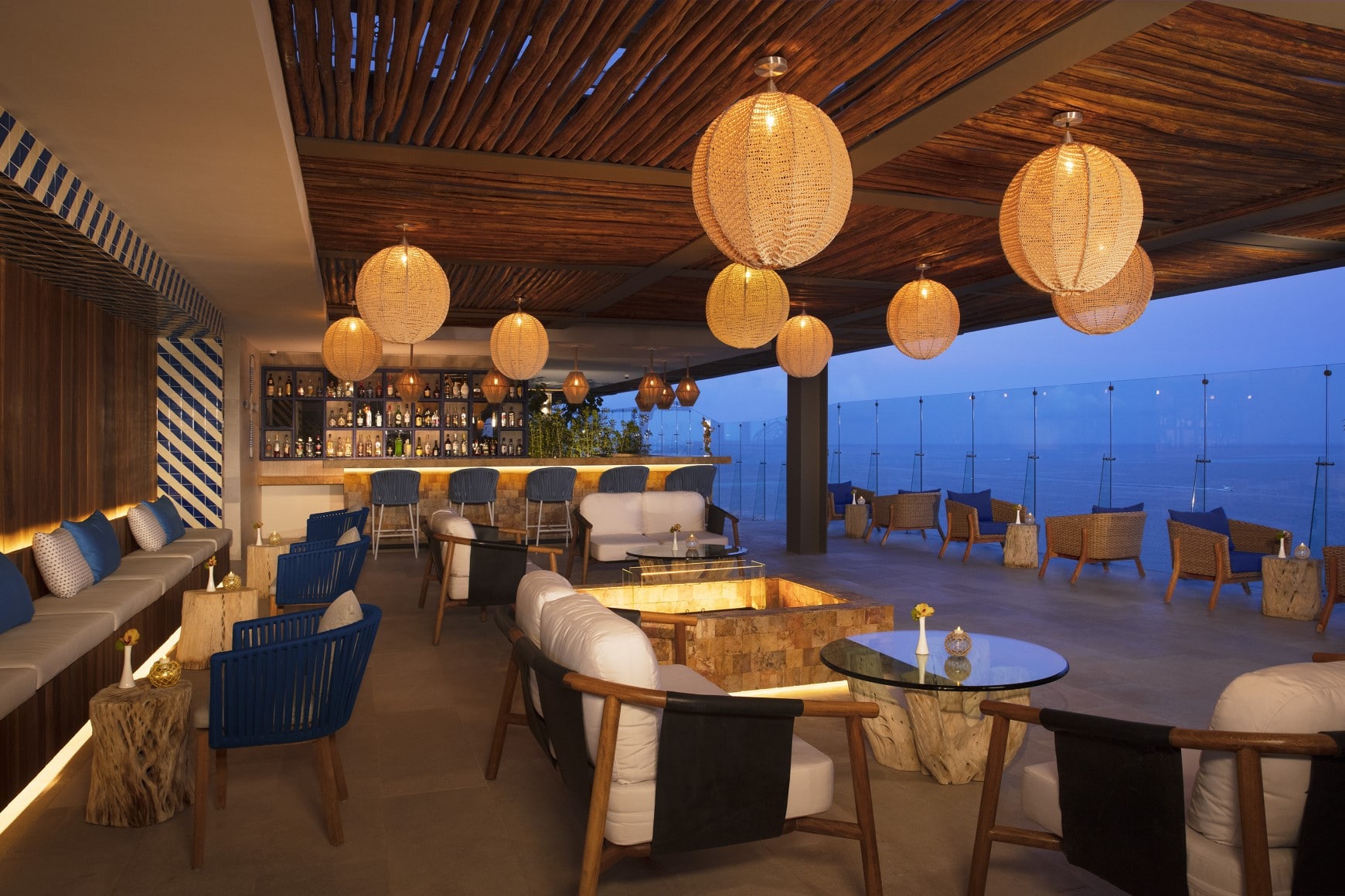 dreams-vista-bar