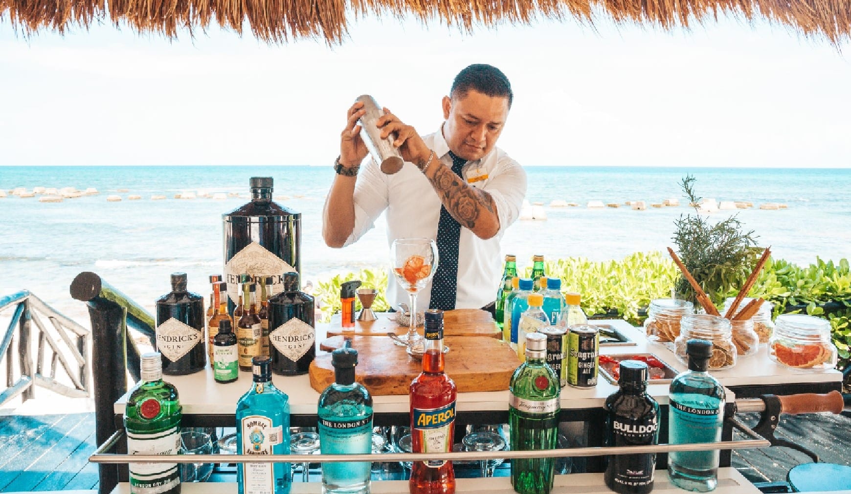 el-dorado-casitas-royale-beach-bar