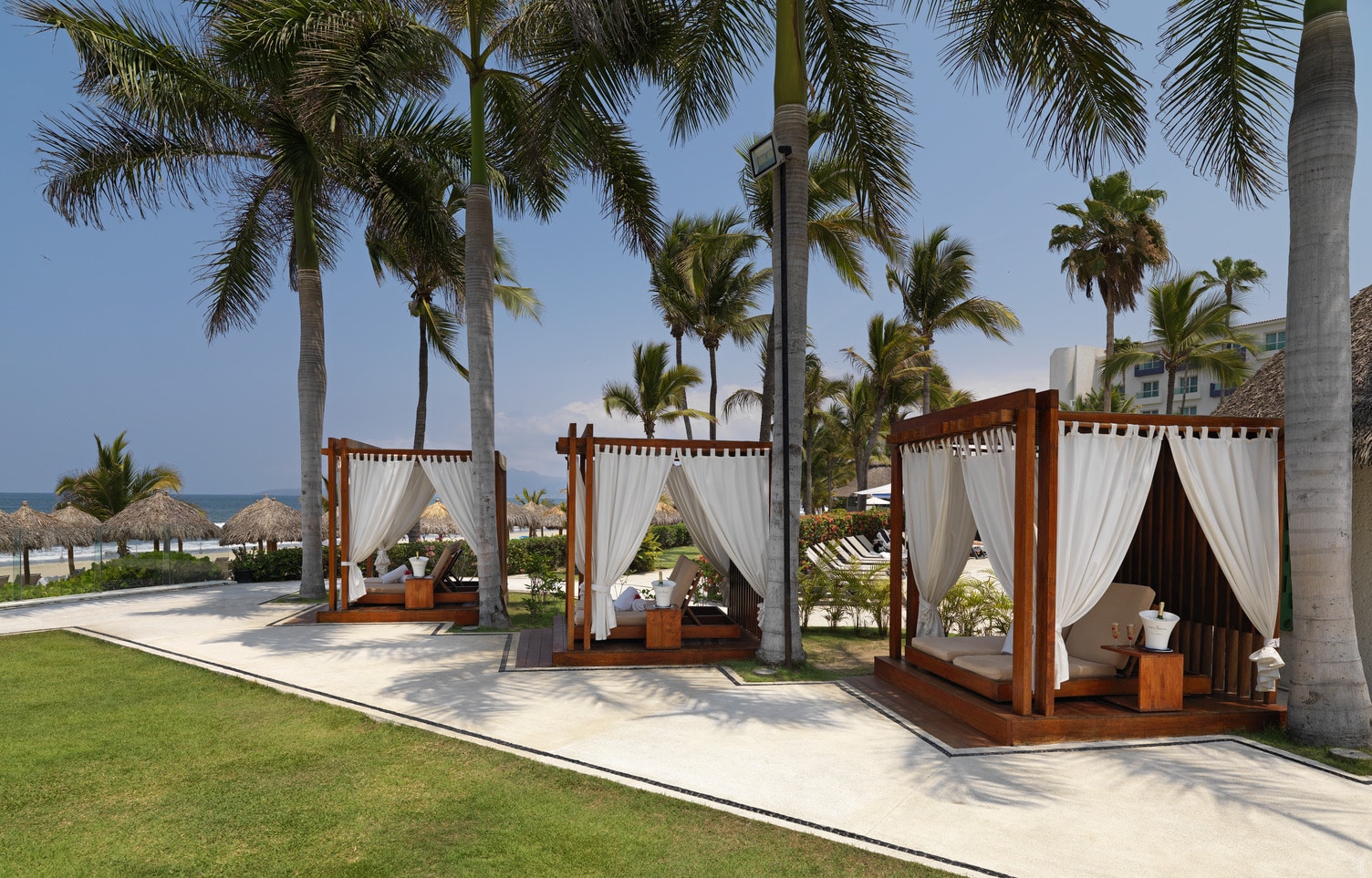 hard-rock-hotel-vallarta-bali-beds