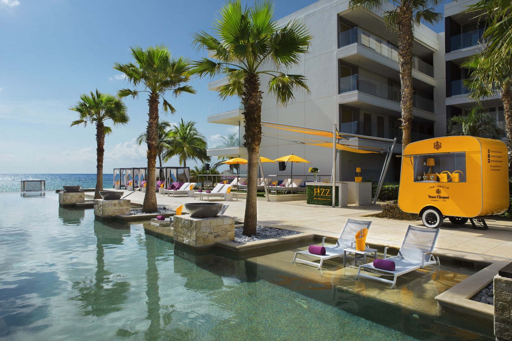 breathless-riviera-cancun-bar-fizz
