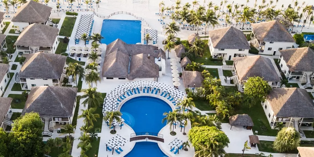 allegro-playacar-aerial-pool-view