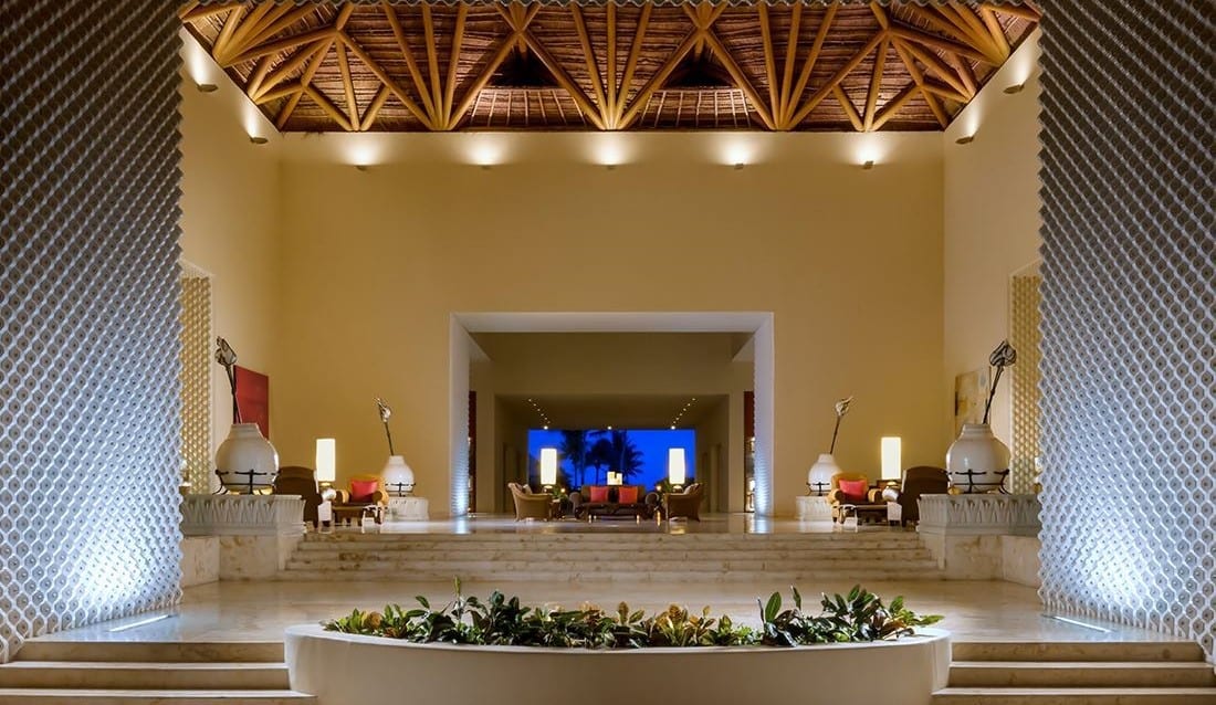 grand-velas-riviera-maya-ambassador-lobby