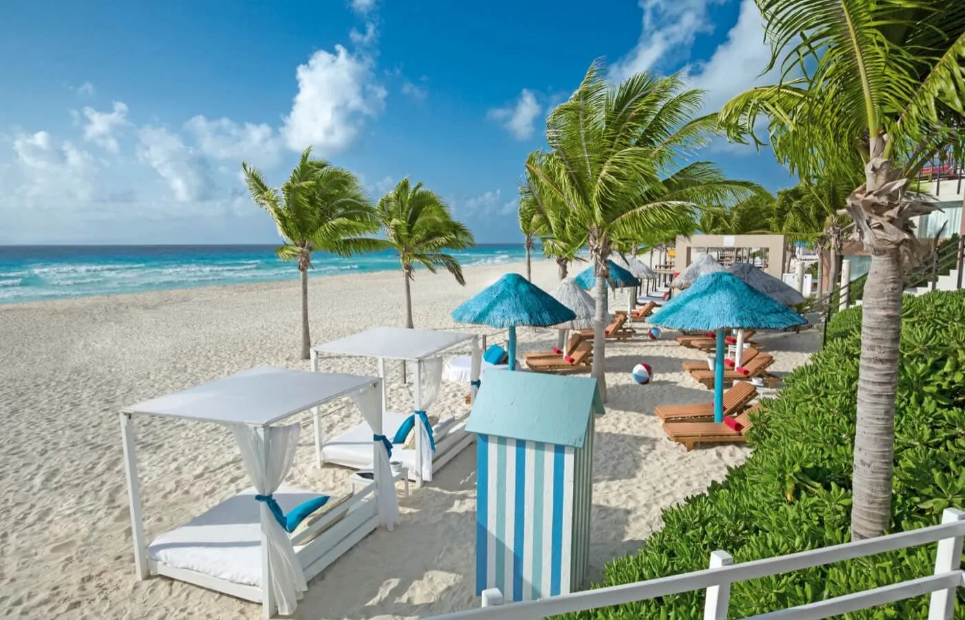 pyramid-grand-oais-beach