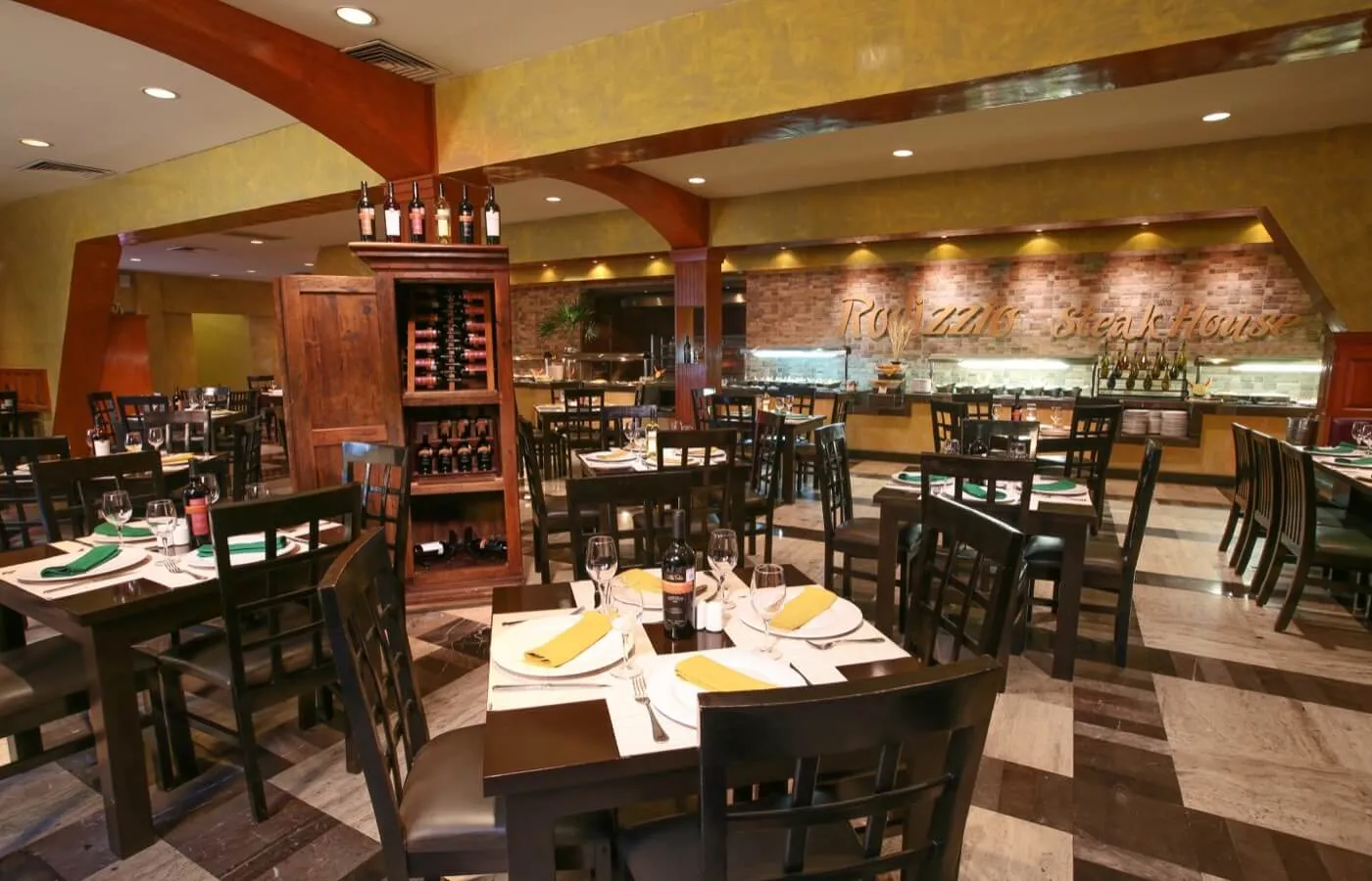 pyramid-grand-oaiss-dining
