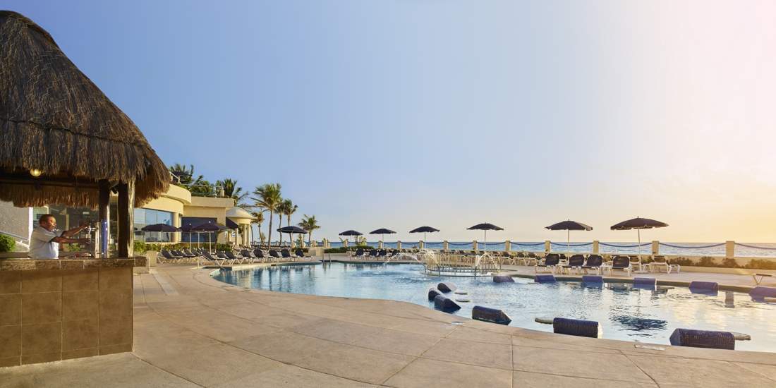 occidental-tucancun-beach-pool2