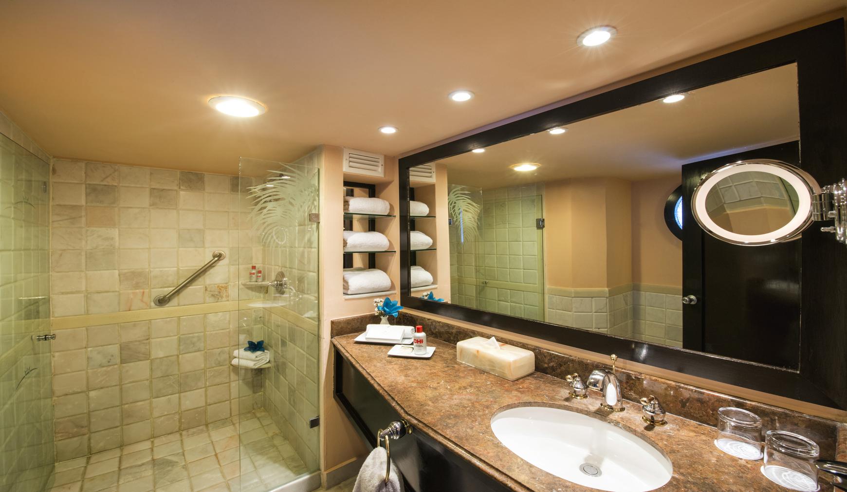 cozumel-palace-bathroom