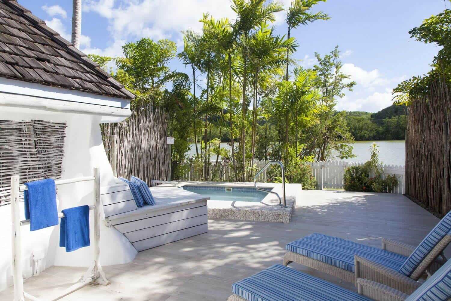 04-galley-bay-antigua-gauguin_suite_exterior
