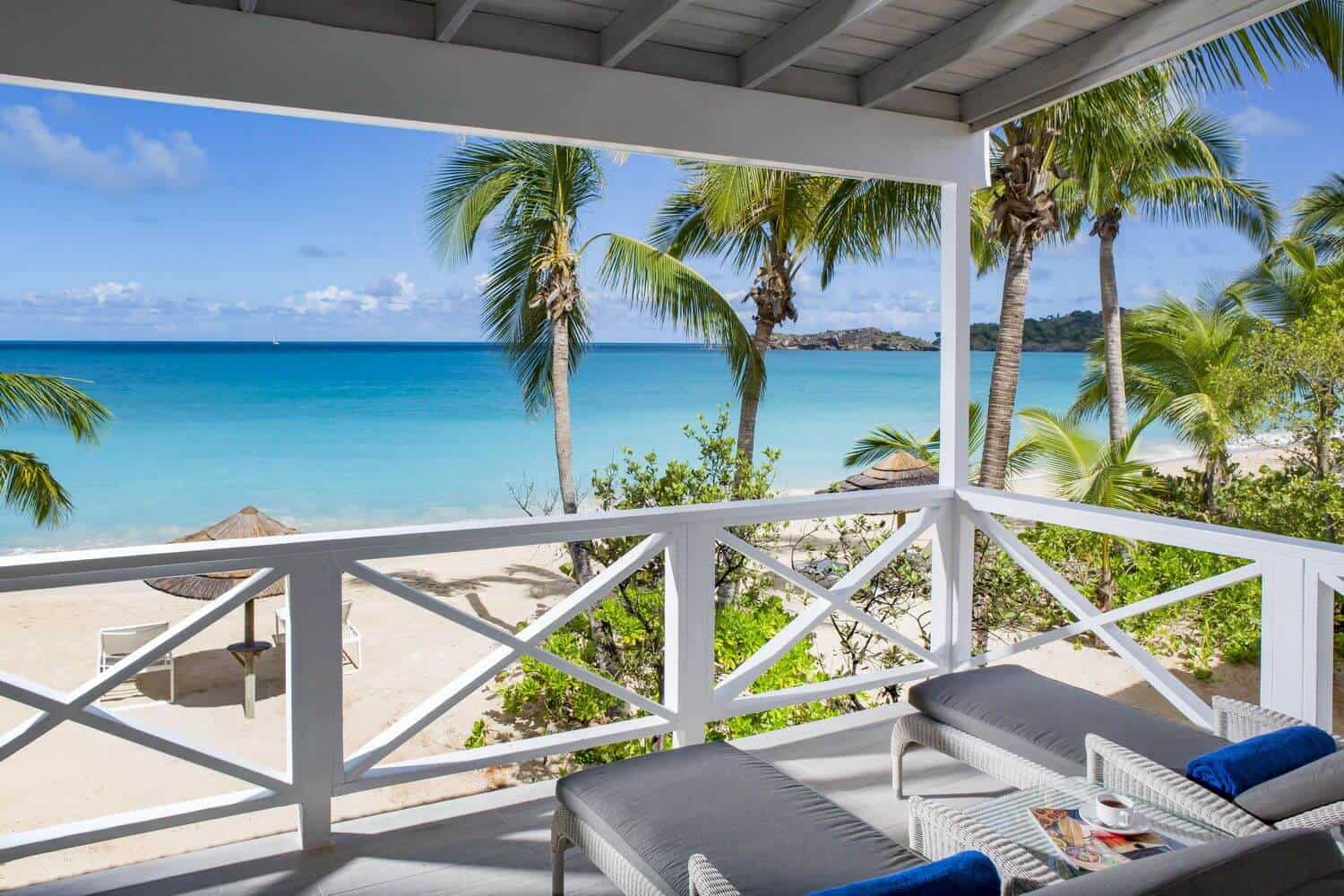 05_galley-bay-antigua-deluxe_room_top_floor_balcony