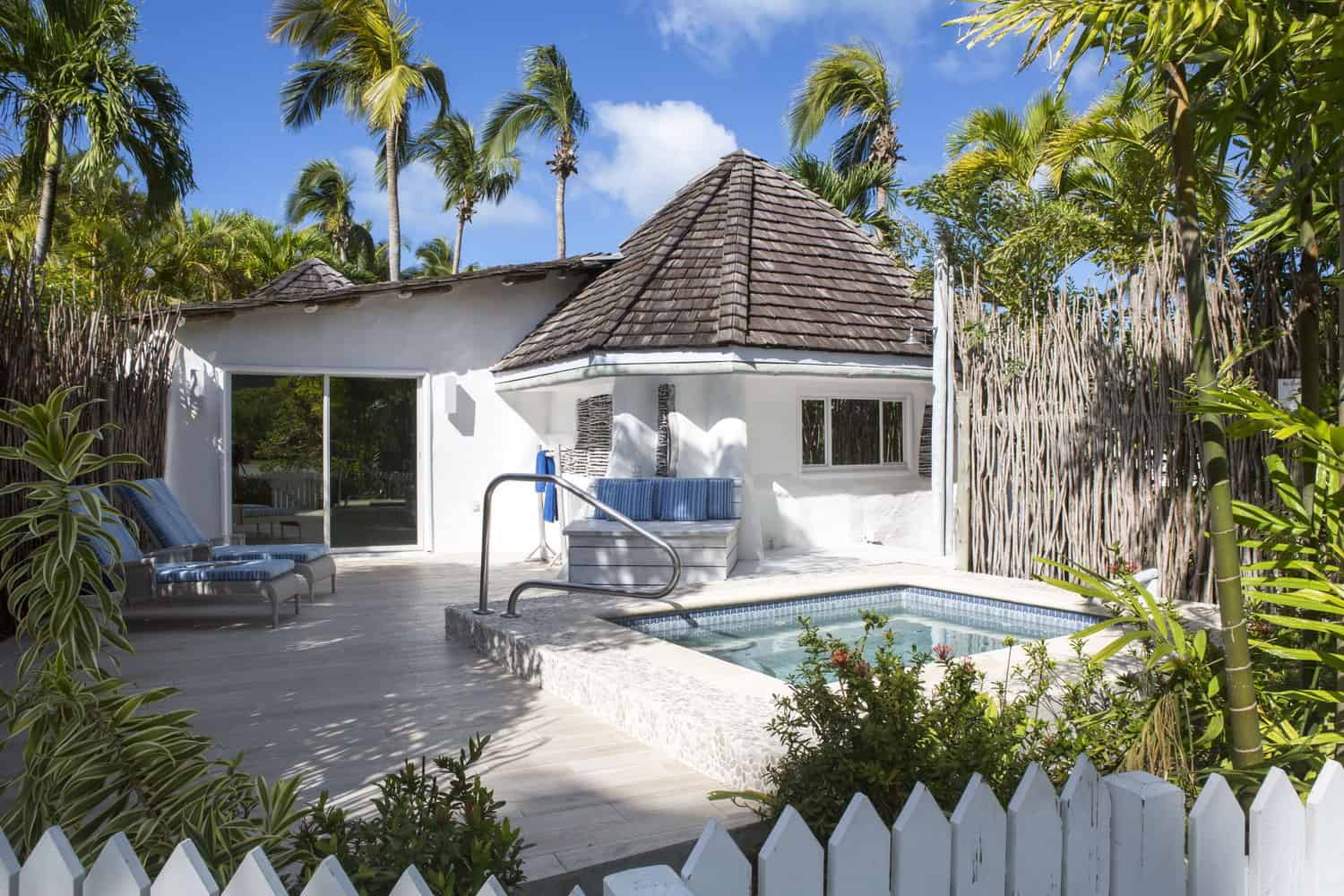 05-galley-bay-antigua-gauguin_suite_exterior