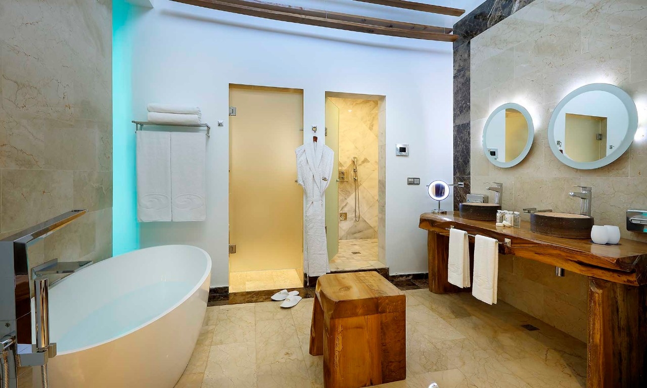 grand-palladium-bavaro-bathrooms
