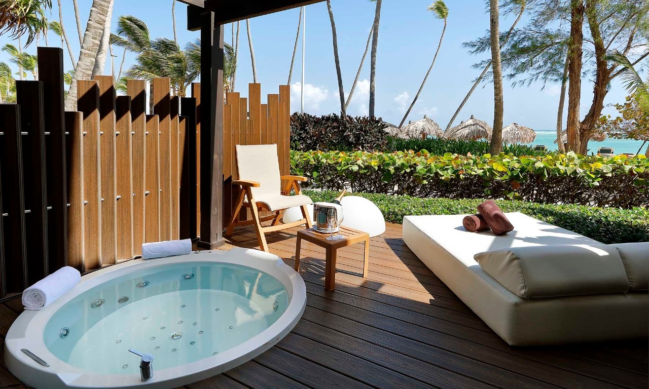 grand-palladium-palace-beach-views