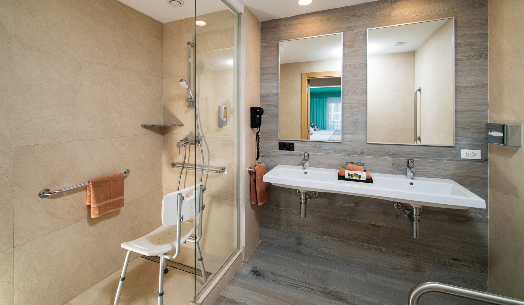 riu-ocho-rios-adapted-double-room-bathroom
