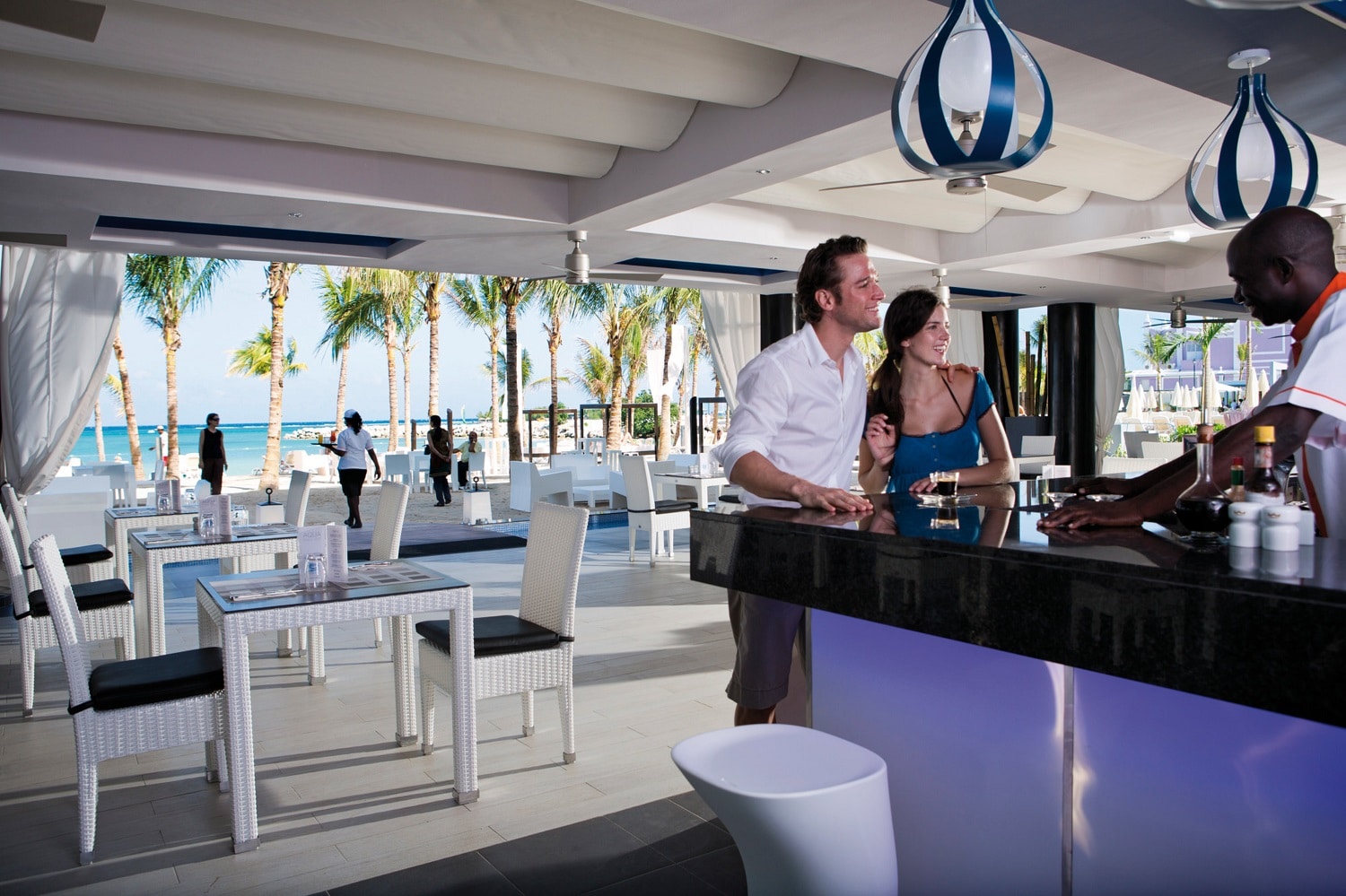 riu-palace-jamaica-2-chill-out_beach-bar