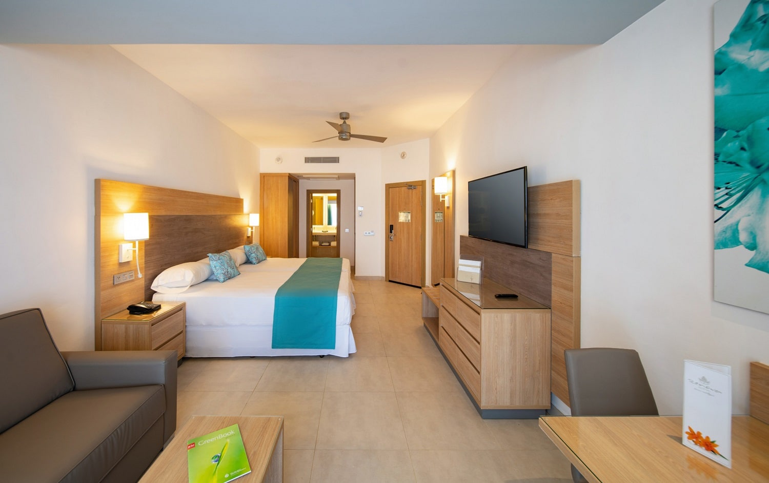 riu-palace-tropical-bay-2-junior-suite-partial-sea-view_junior-suite-garden-view