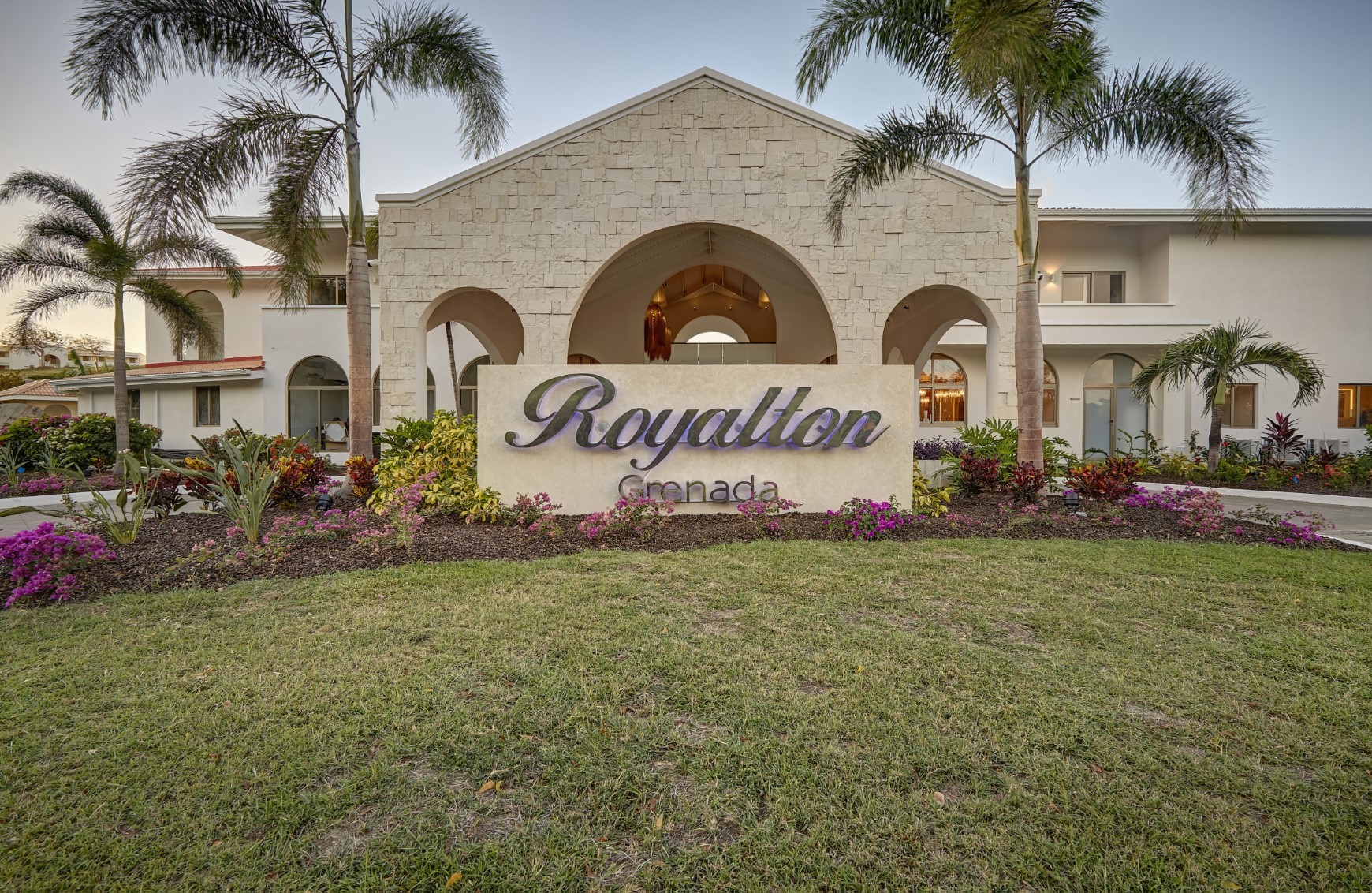 royalton-grenada-entrance