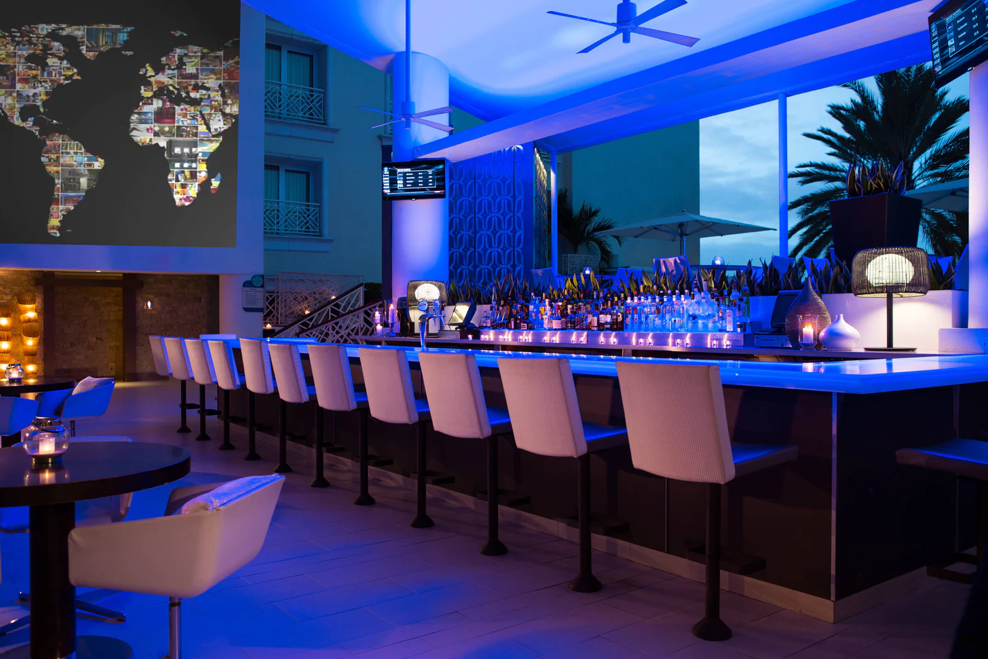renaissance-wind-creek-aruba-bar
