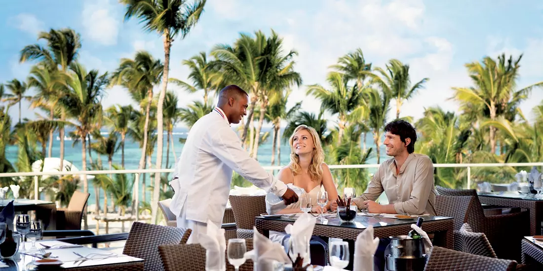 barcelo-bavaro-palace-beach-dining