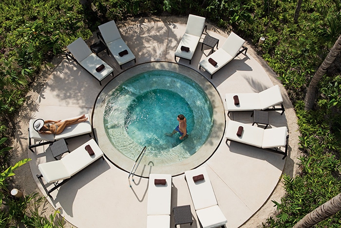 secrets-akumal-couple-jacuzzi