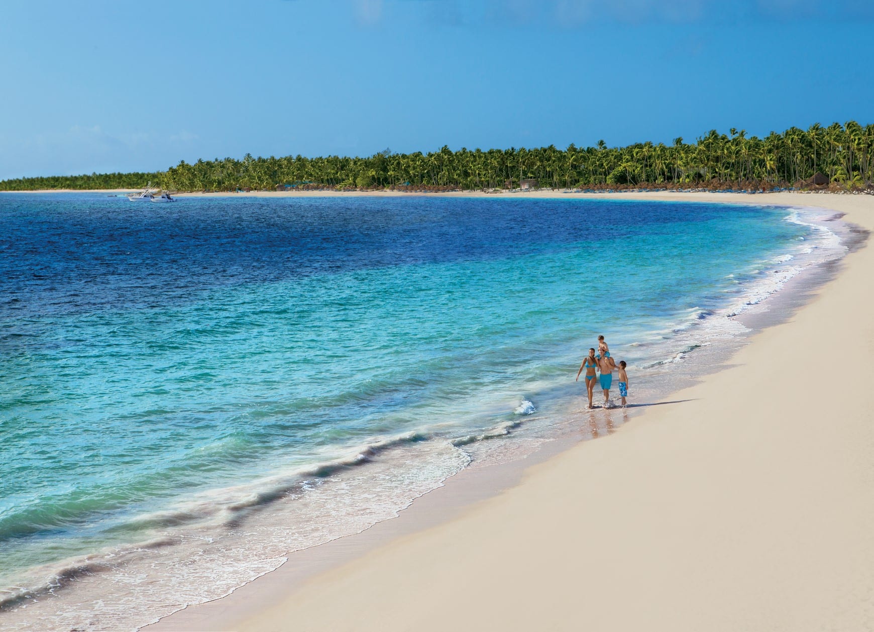 dreams-royal-beach-beach-family