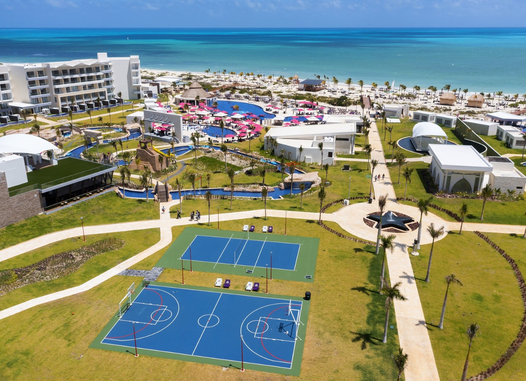 planet-hollywood-cancun-adult-scene-aerial