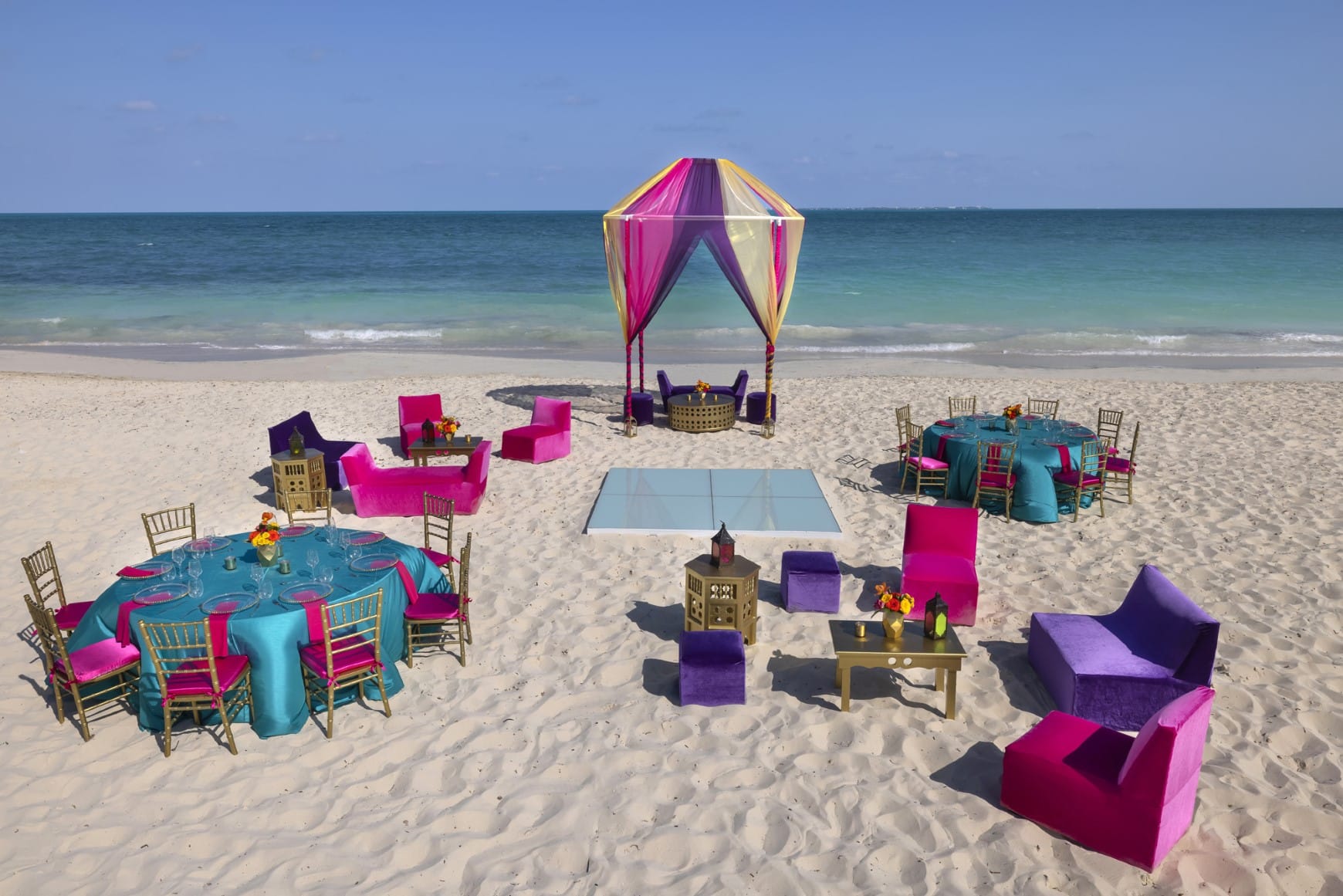 planet-hollywood-cancun-adult-scene-beach-sangeet