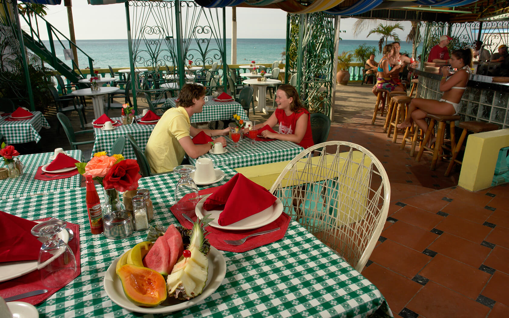 legendsonthebeach-beach-dining