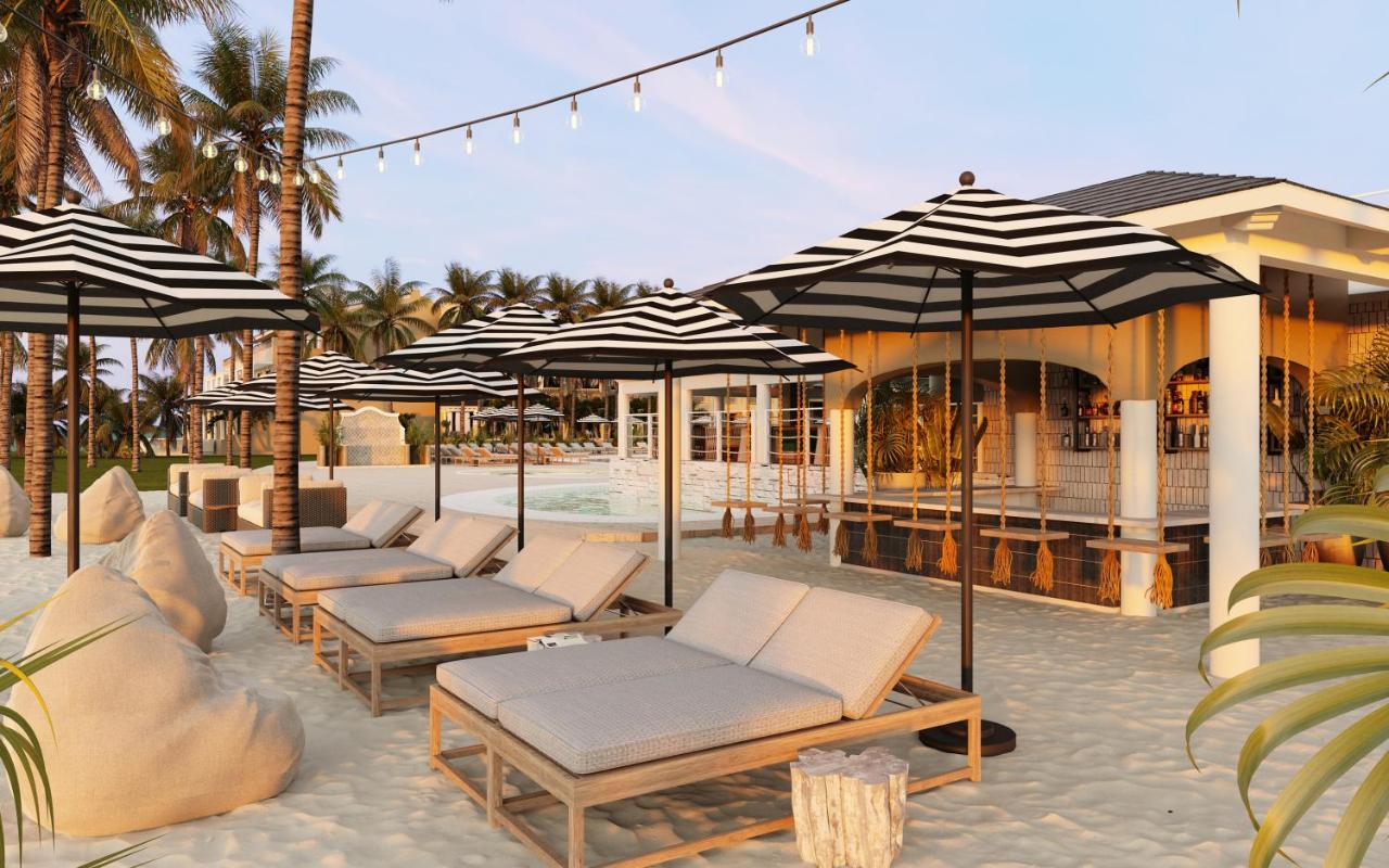 hyatt-zilara-riviera-maya-beach-loungers