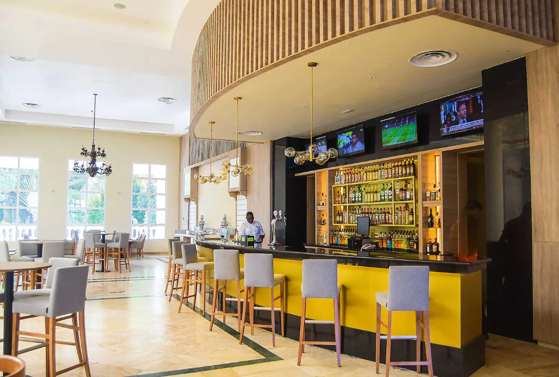 grand-bahia-jamaica-principe-resort-bar